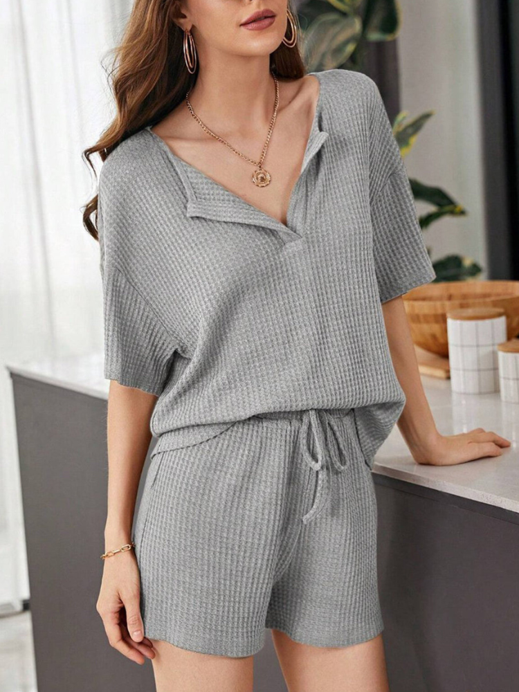 Yumi - Conjunto informal y chic de top de manga corta y pantalones cortos holgados de punto