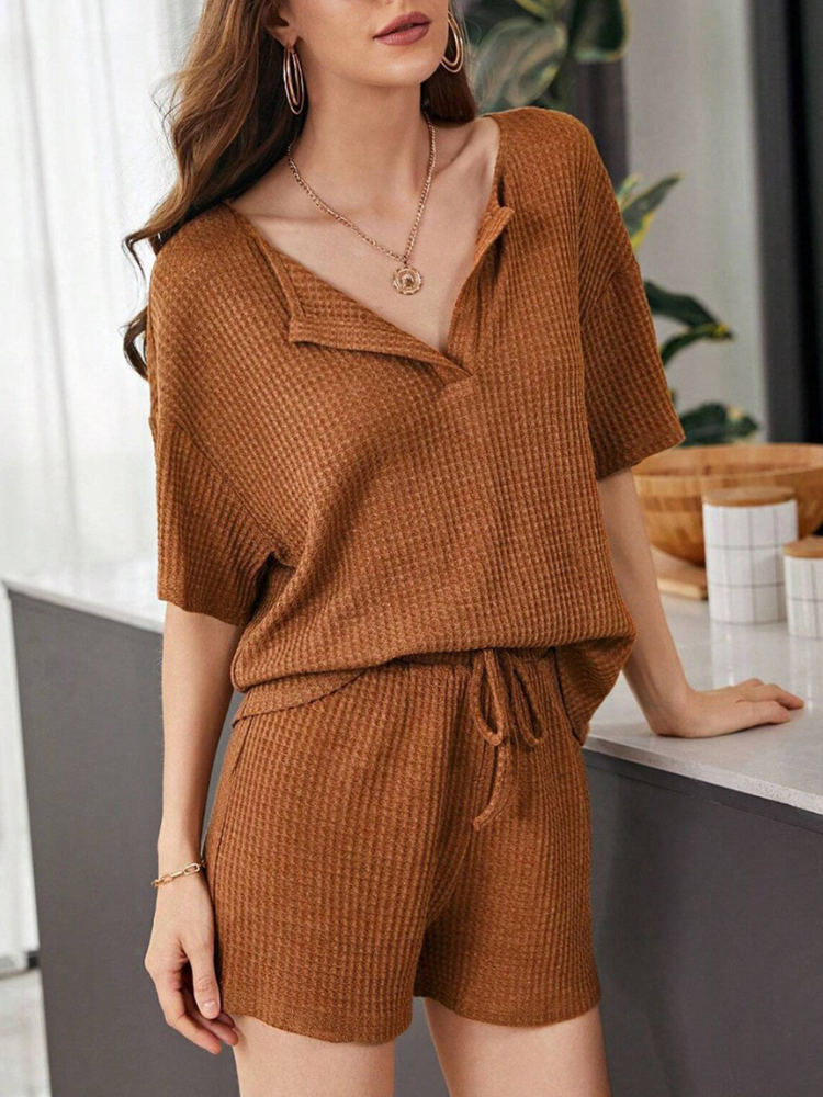 Yumi - Conjunto informal y chic de top de manga corta y pantalones cortos holgados de punto