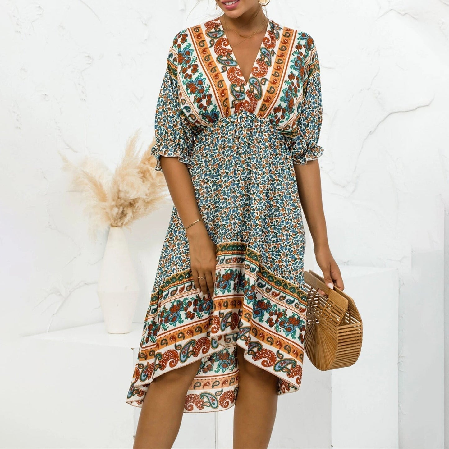 Verosha - Elegante vestido midi floral de media manga y profundo escote en V