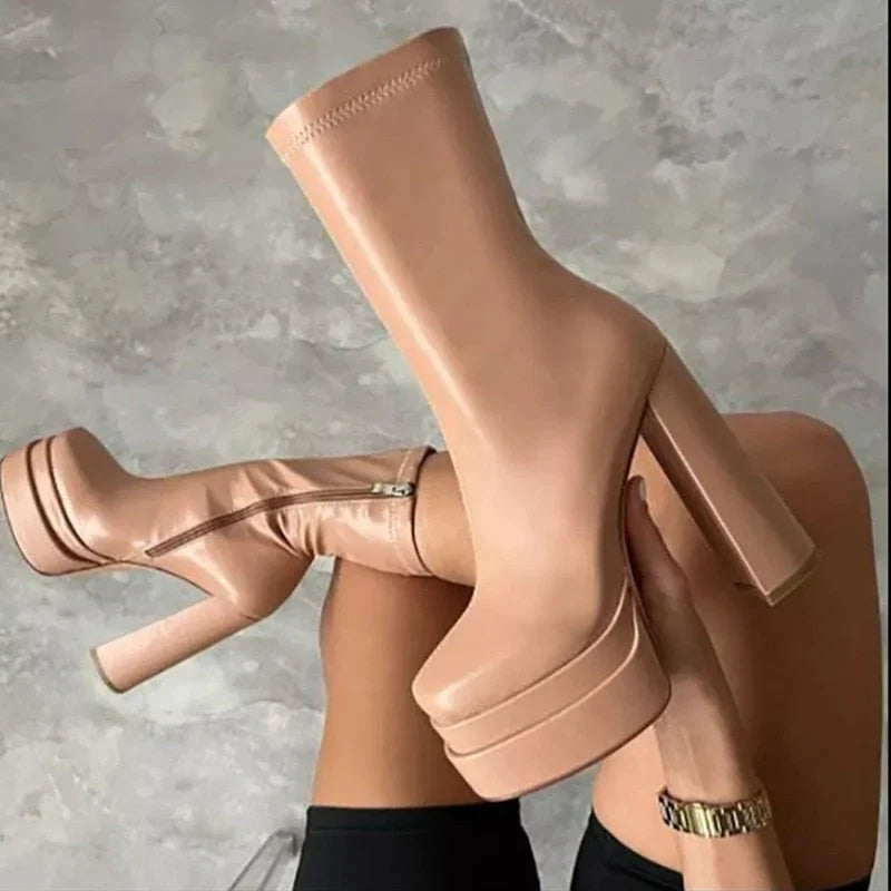 Zainab – Botas de piel con tacones gruesos.